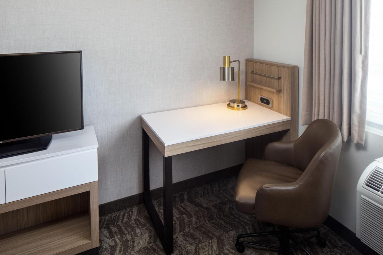 Springhill Suites By Marriott New York Jfk Airport Jamaica Экстерьер фото